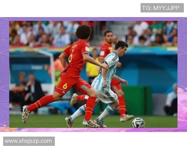 全球顶尖踢足球的球星们如何在赛场上展现卓越技艺与团队合作精神